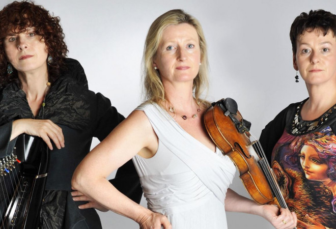 Nollaig na Mban – The Casey Sisters